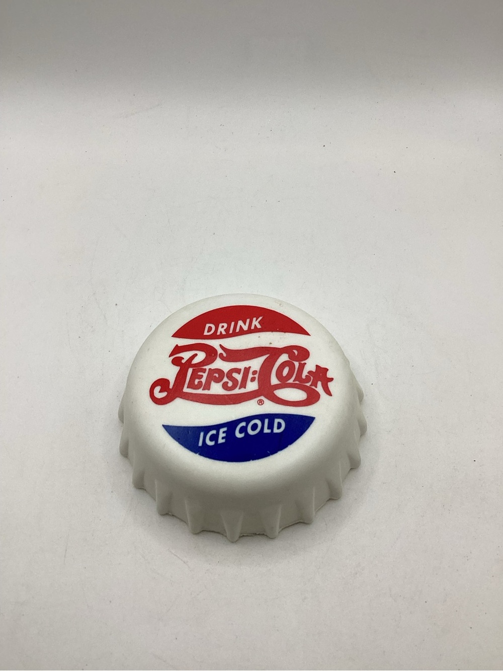 vintage 1994 Munchkin Pepsi-Cola bottle-cap-shaped reusable ice pack